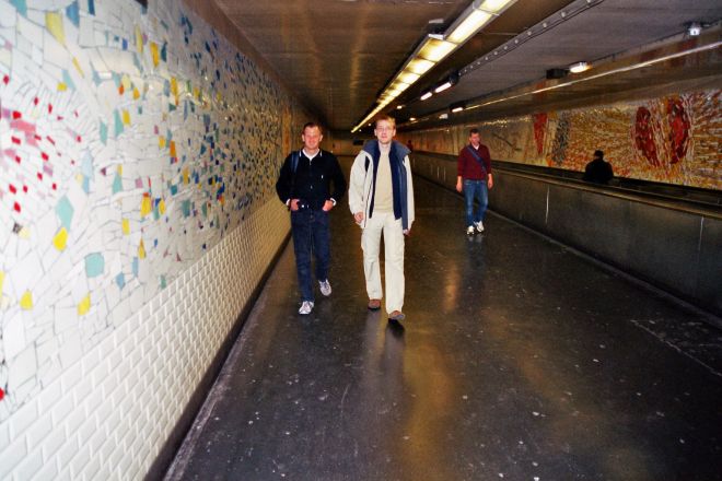 Umsteigen in Pariser Metro-Station