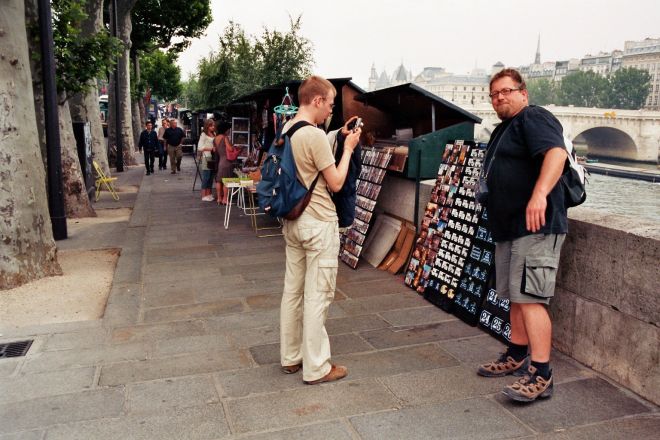 Stände der Bouquinisten am Seine-Ufer