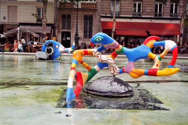 Strawinski-Brunnen von Niki de Saint Phalle am Centre Georges Pompidou