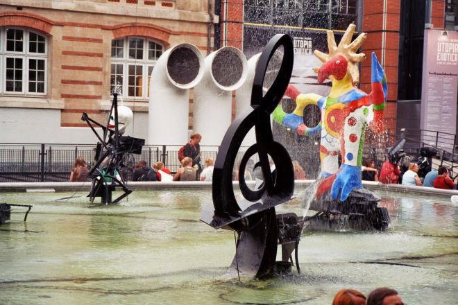 Strawinski-Brunnen von Niki de Saint Phalle am Centre Georges Pompidou