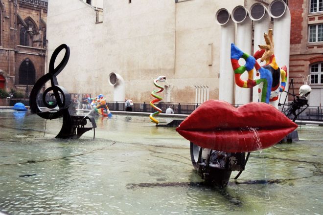 Strawinski-Brunnen von Niki de Saint Phalle am Centre Georges Pompidou