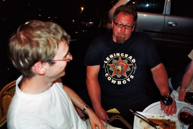 Abendessen in einem Straencafé - Michael ist jetzt auch mit von der Partie