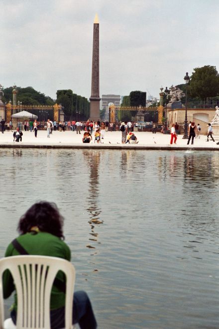 Blick von den Tuilerien auf den Obelisken und Triumphbogen