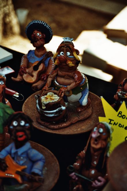 Marché aux Puces de St.-Ouen - ob die Figur wohl lizensiert ist …?!? ;-)